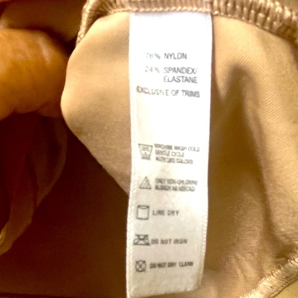 SPANX nude Shapewear Stretch suck u in Tank in 2X. gr8 condition! - Picture 3 of 4